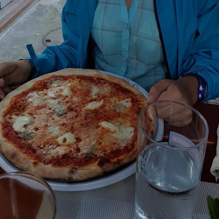 Pilsbar Pizzeria Zum Kreuz